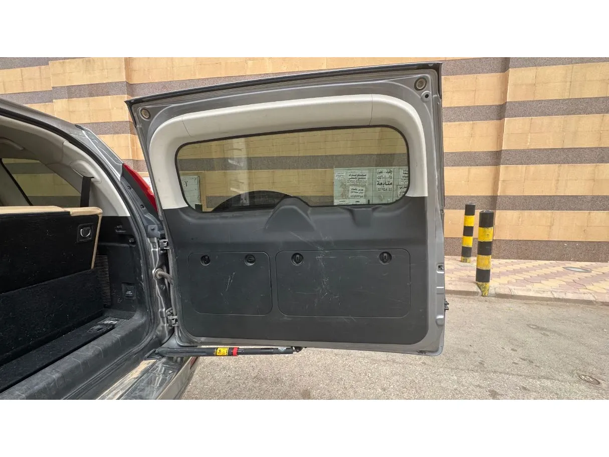 Car image 22