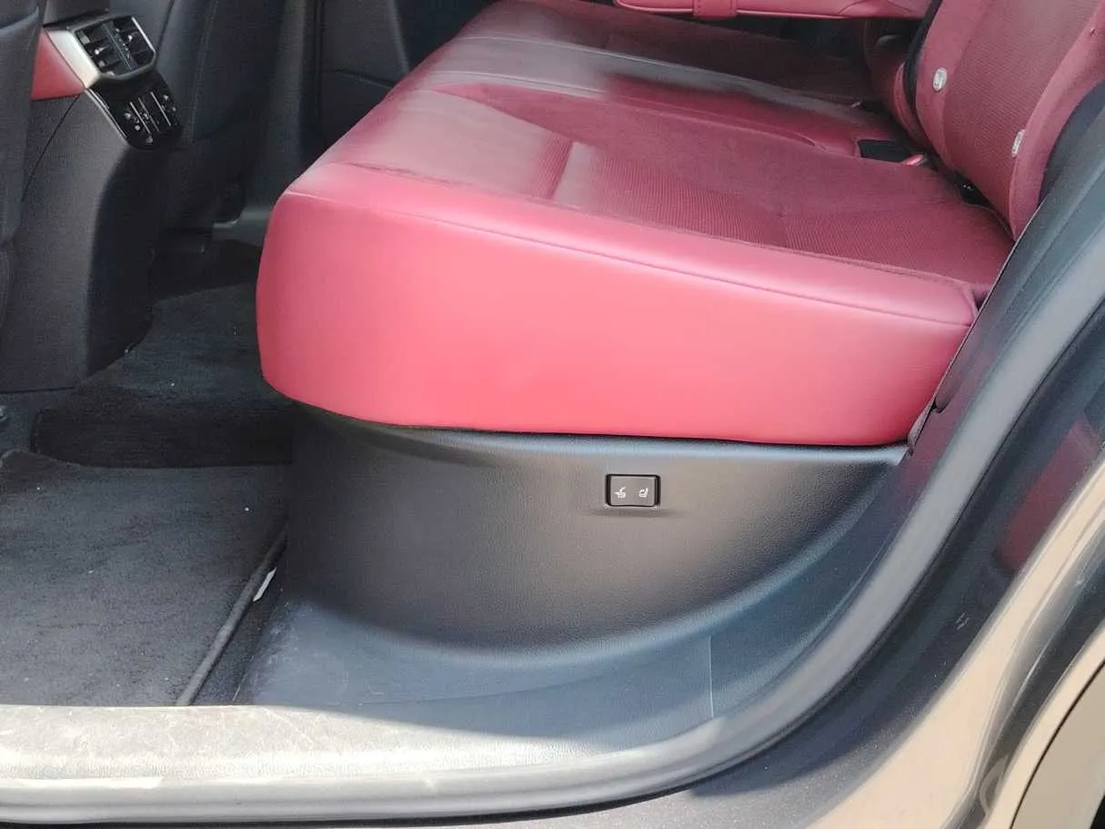 Car image 37