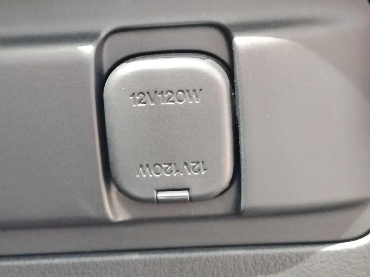 Car image 29