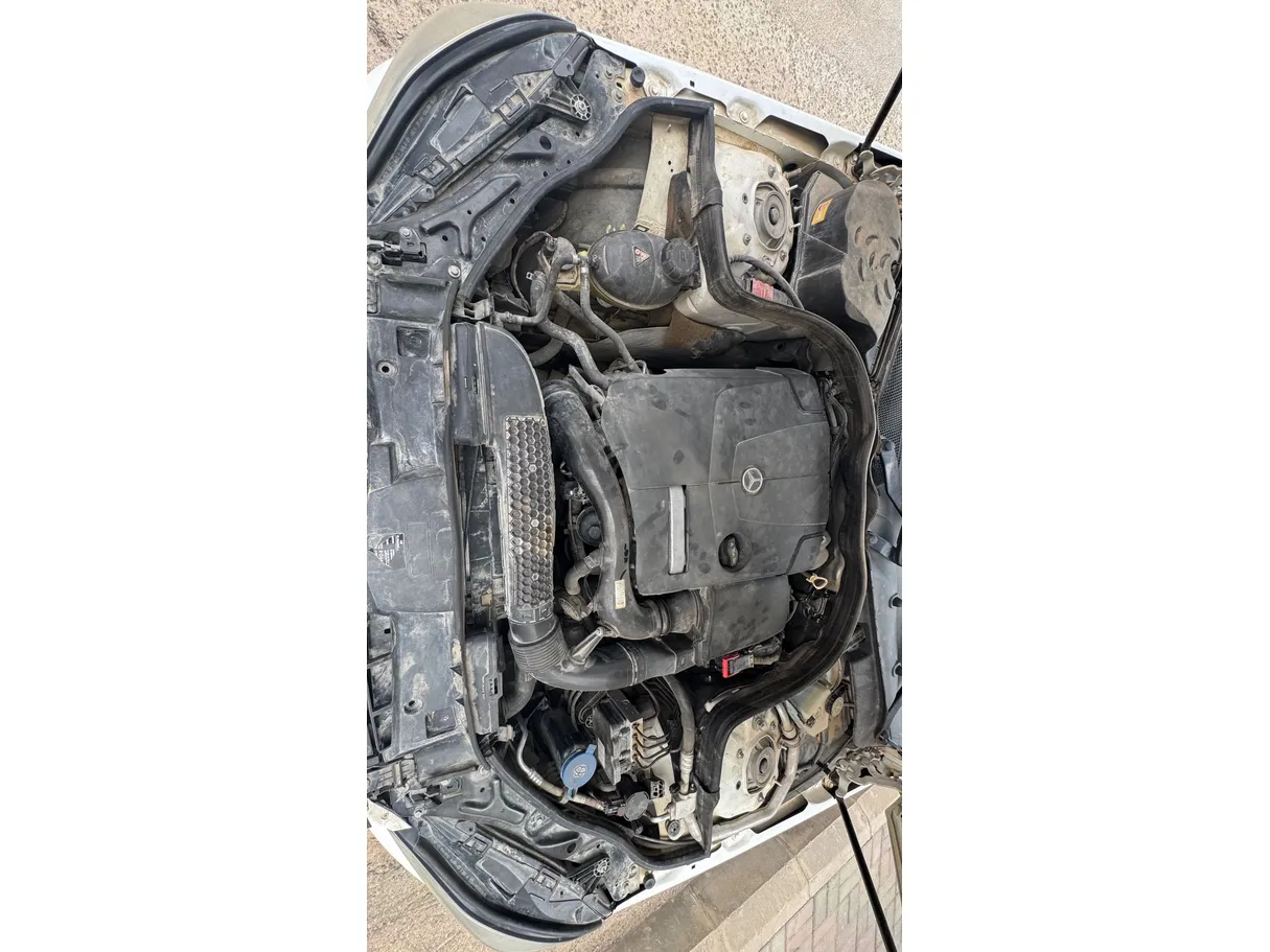 Car image 26