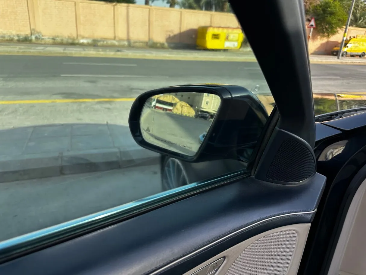 Car image 28