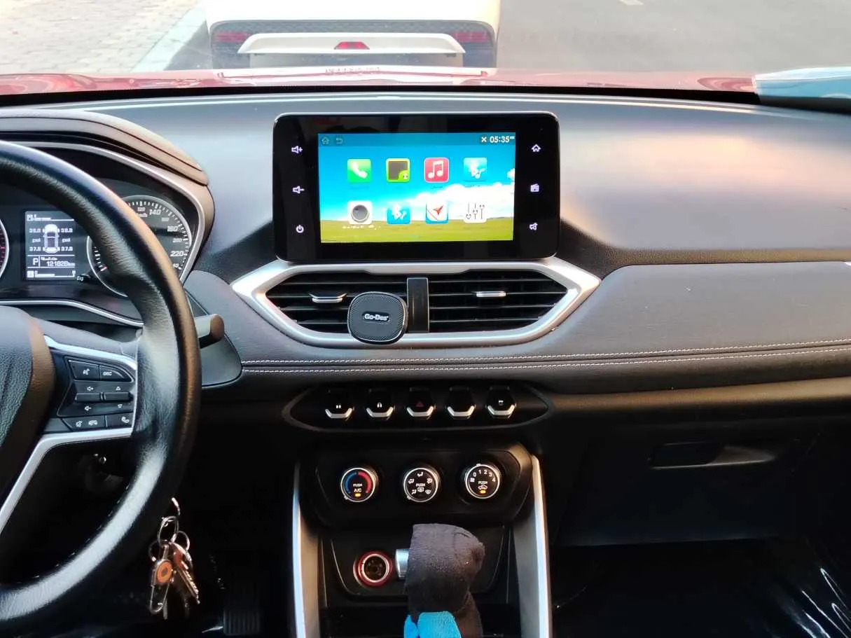 Car image 19