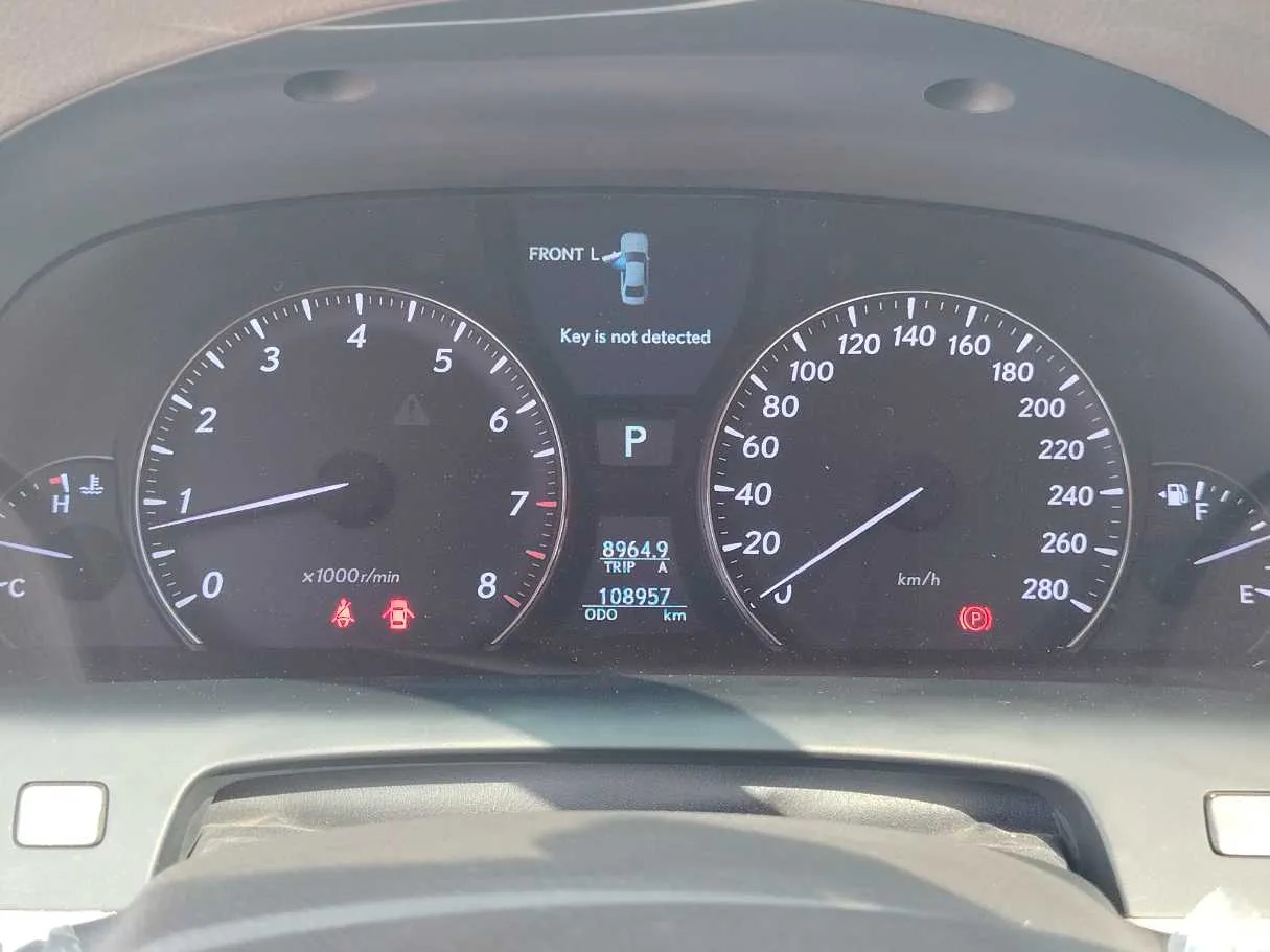Car image 25