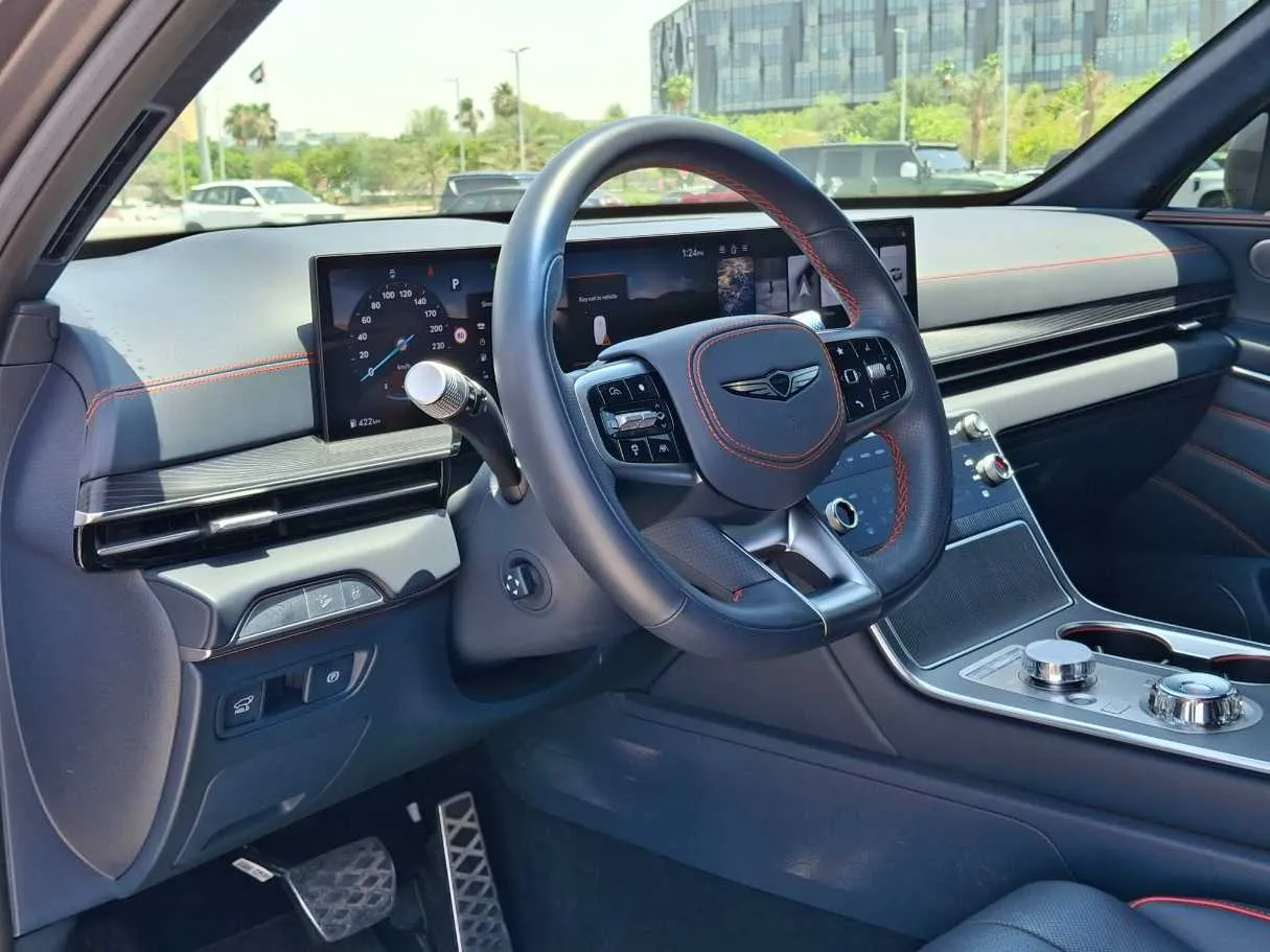 Car image 11