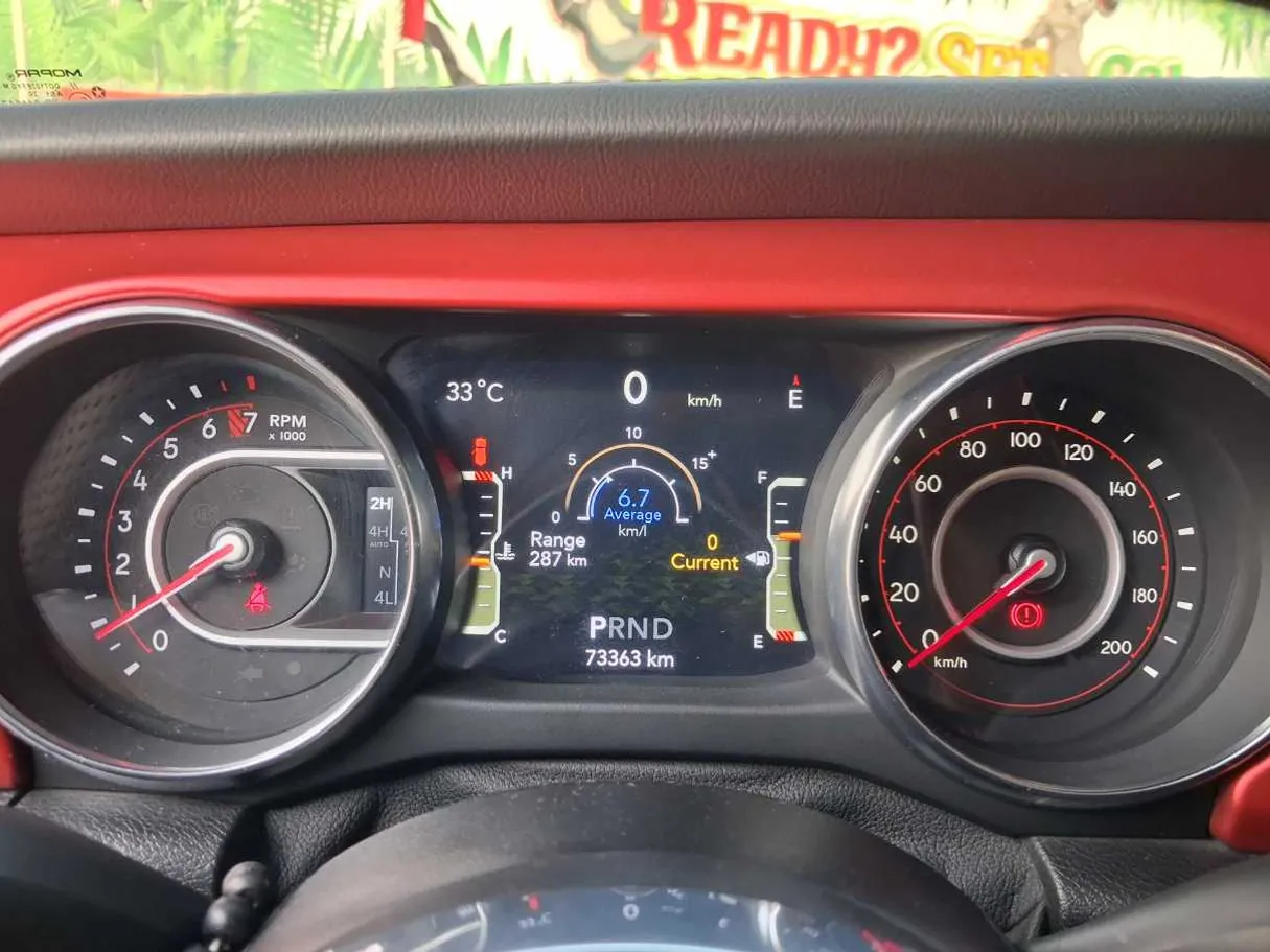 Car image 19