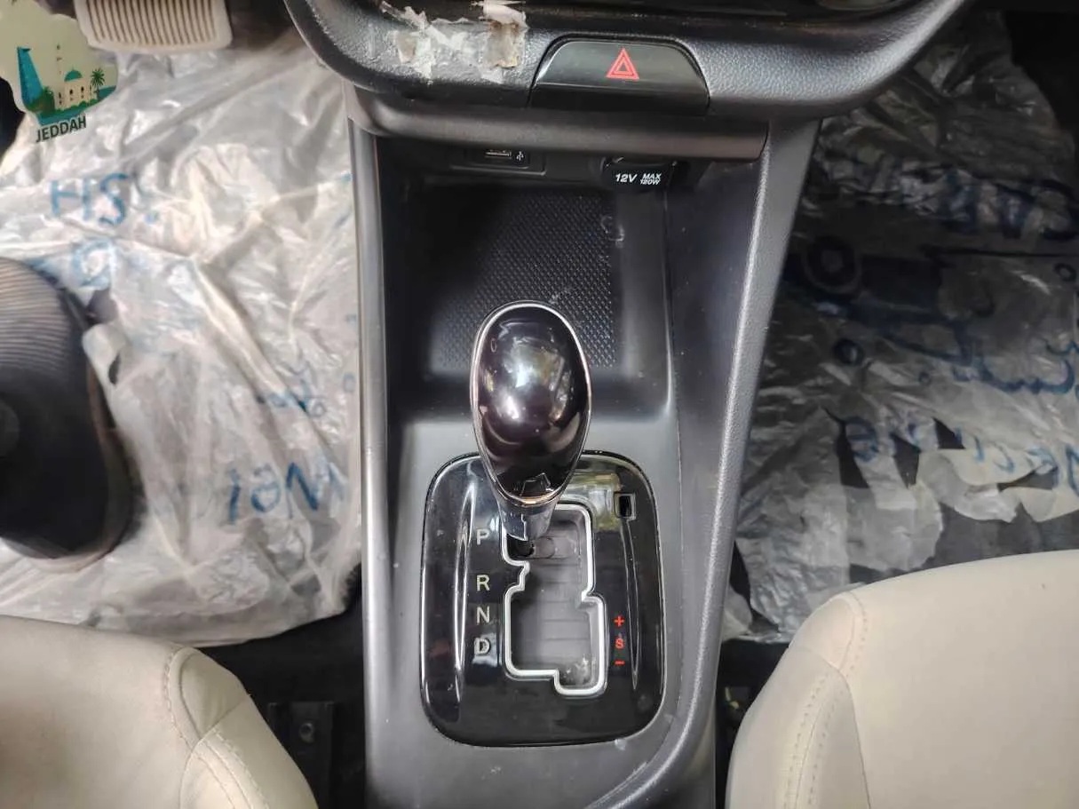 Car image 32