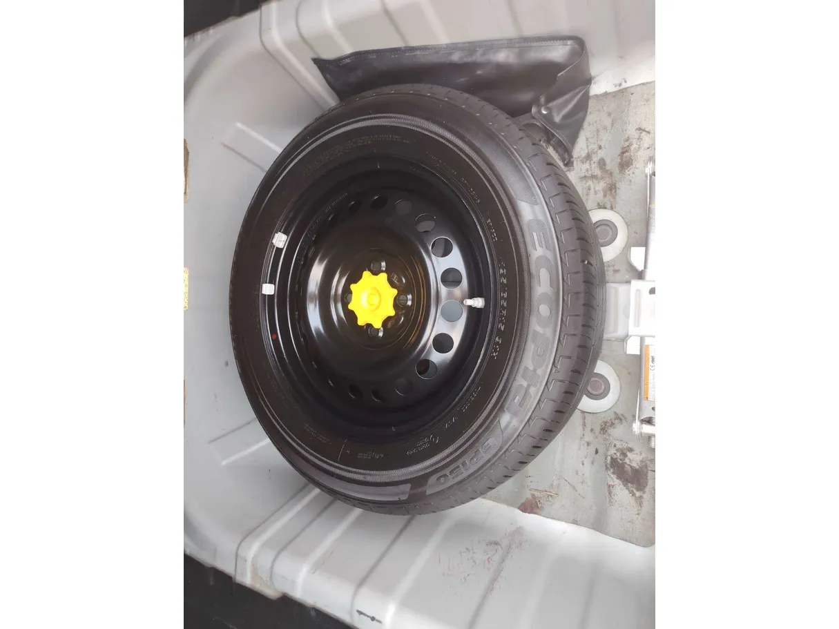 Car image 28