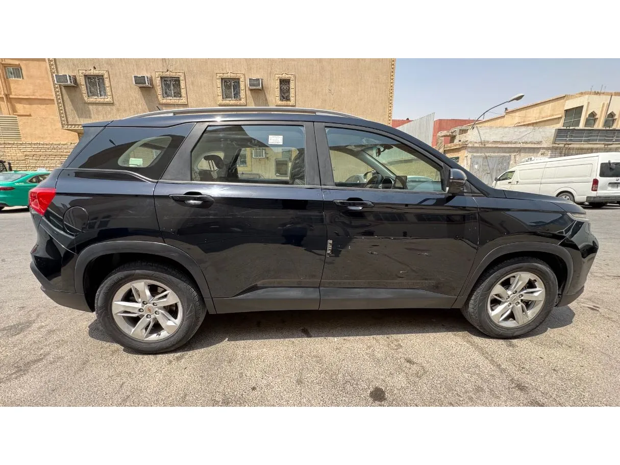 Car image 8