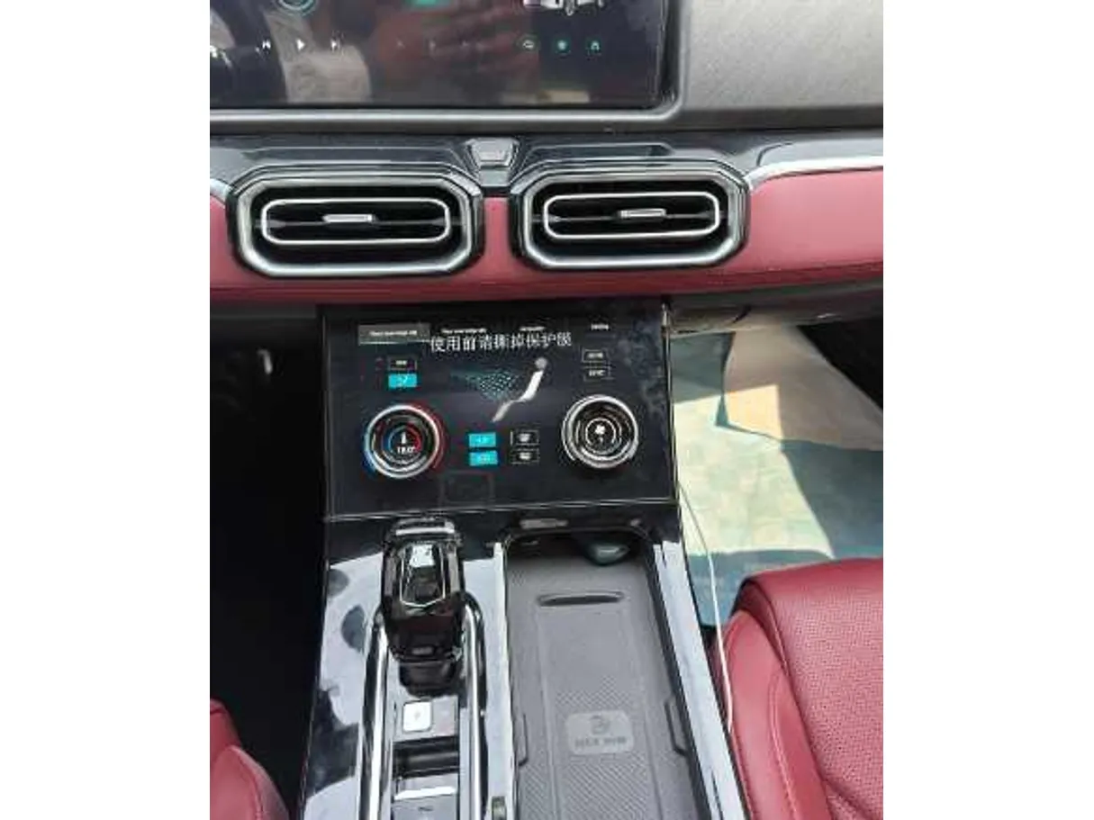 Car image 14