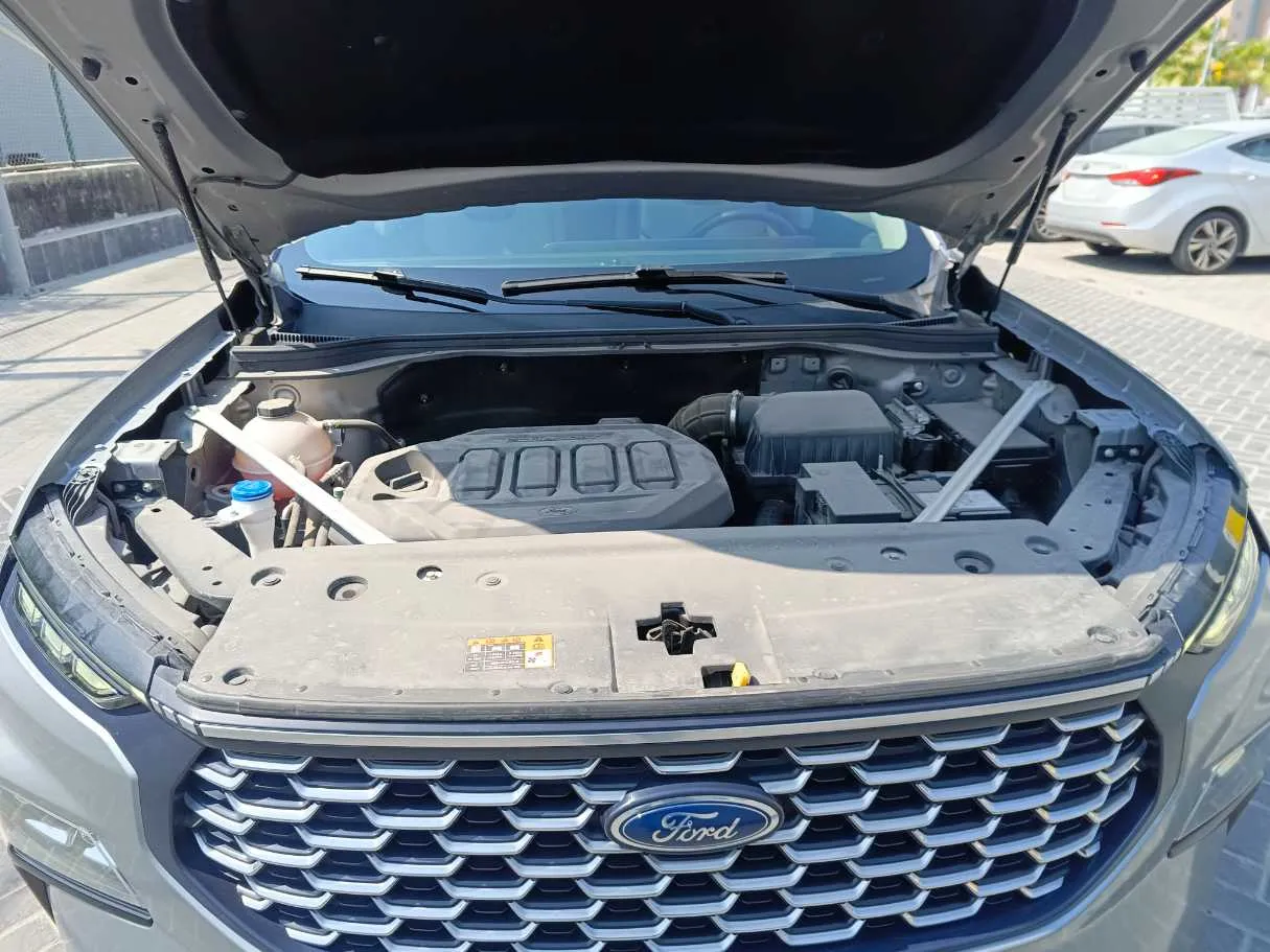 Car image 35