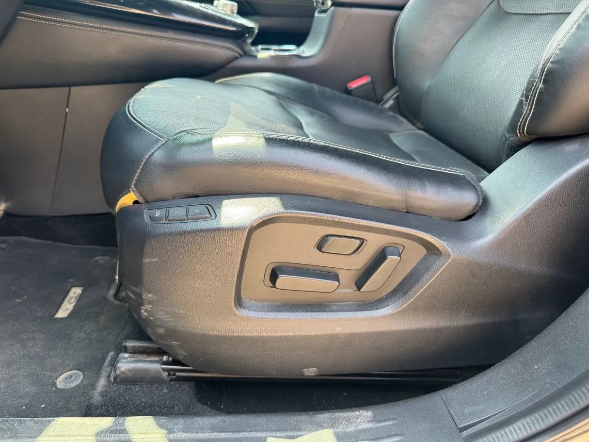 Car image 27