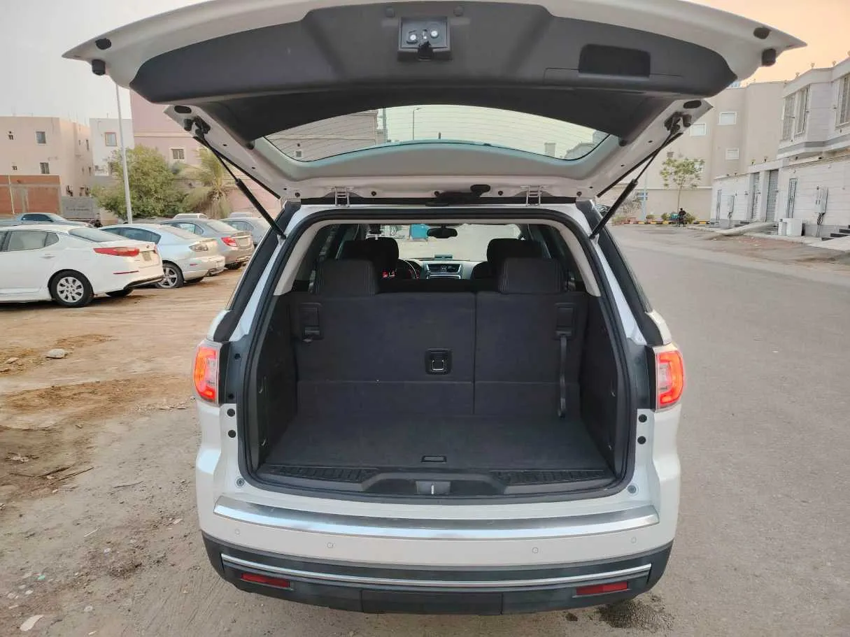 Car image 30