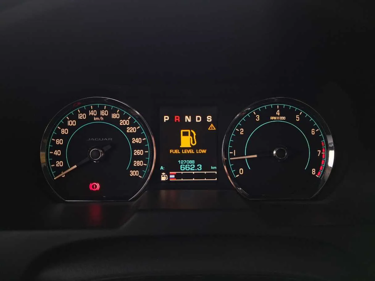 Car image 20