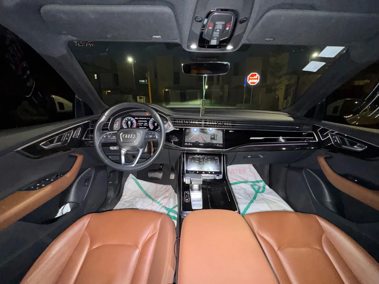 Car image 17