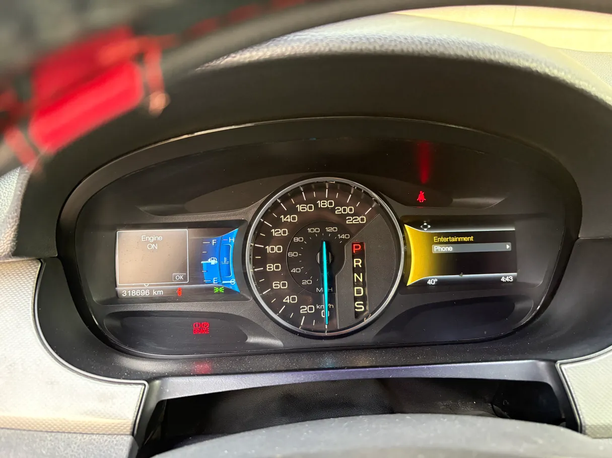 Car image 6