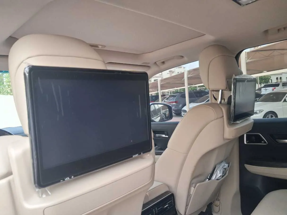 Car image 21