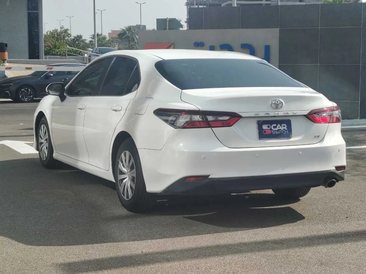 Car image 7