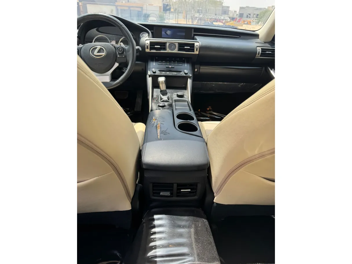 Car image 20