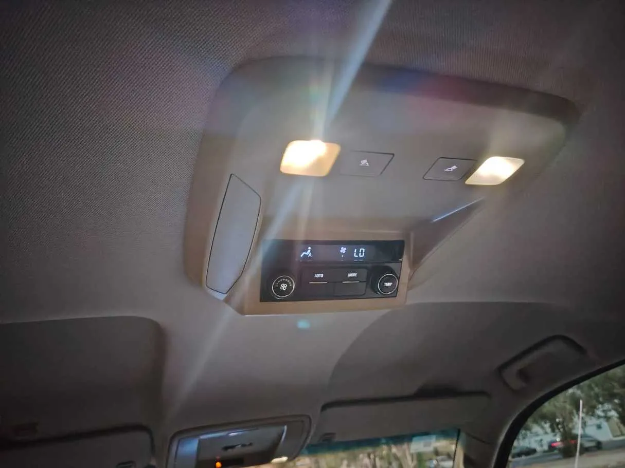 Car image 35