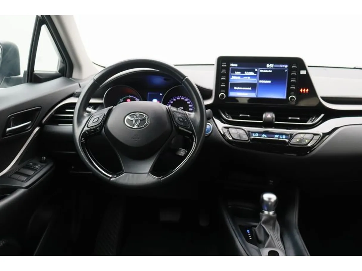 Car image 15