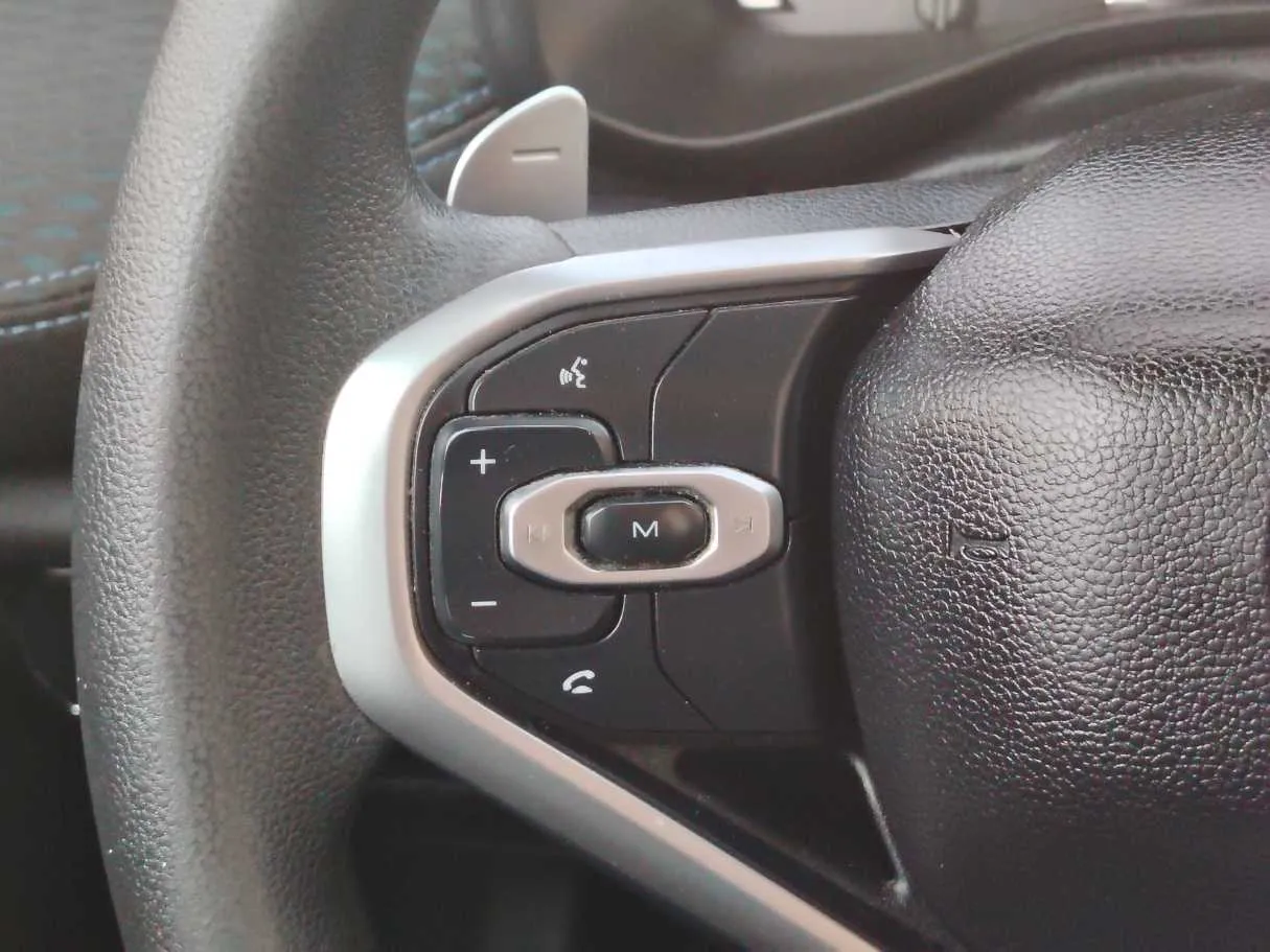 Car image 23