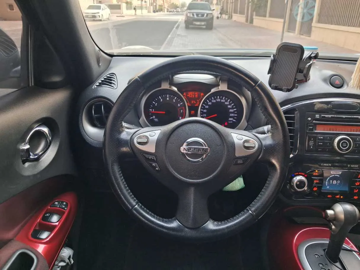 Car image 19