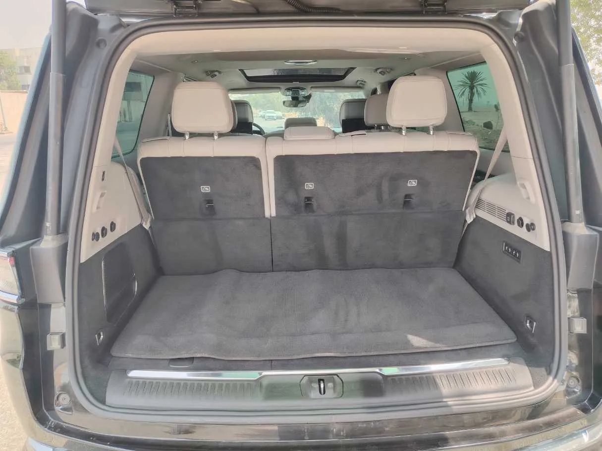 Car image 27