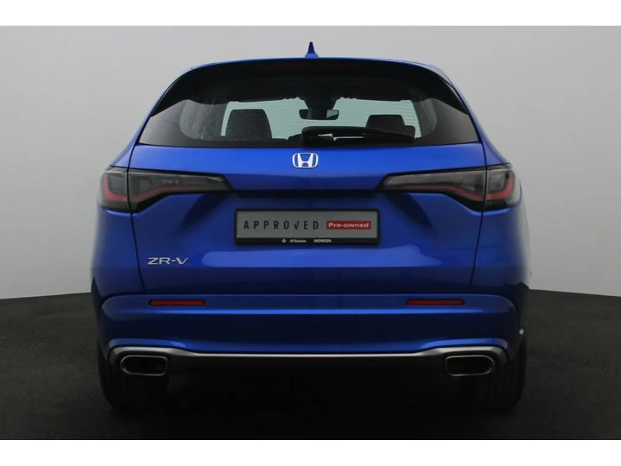 Car image 12