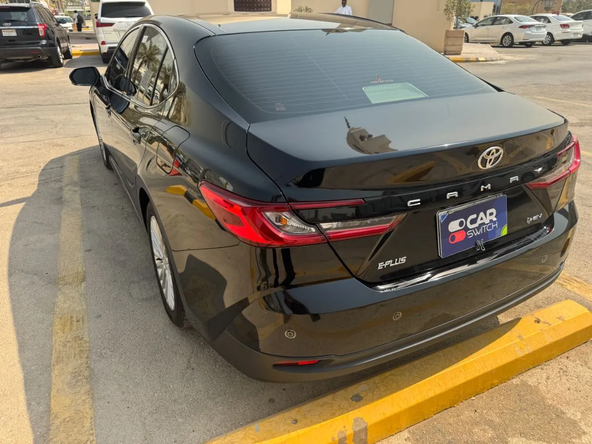 Car image 7