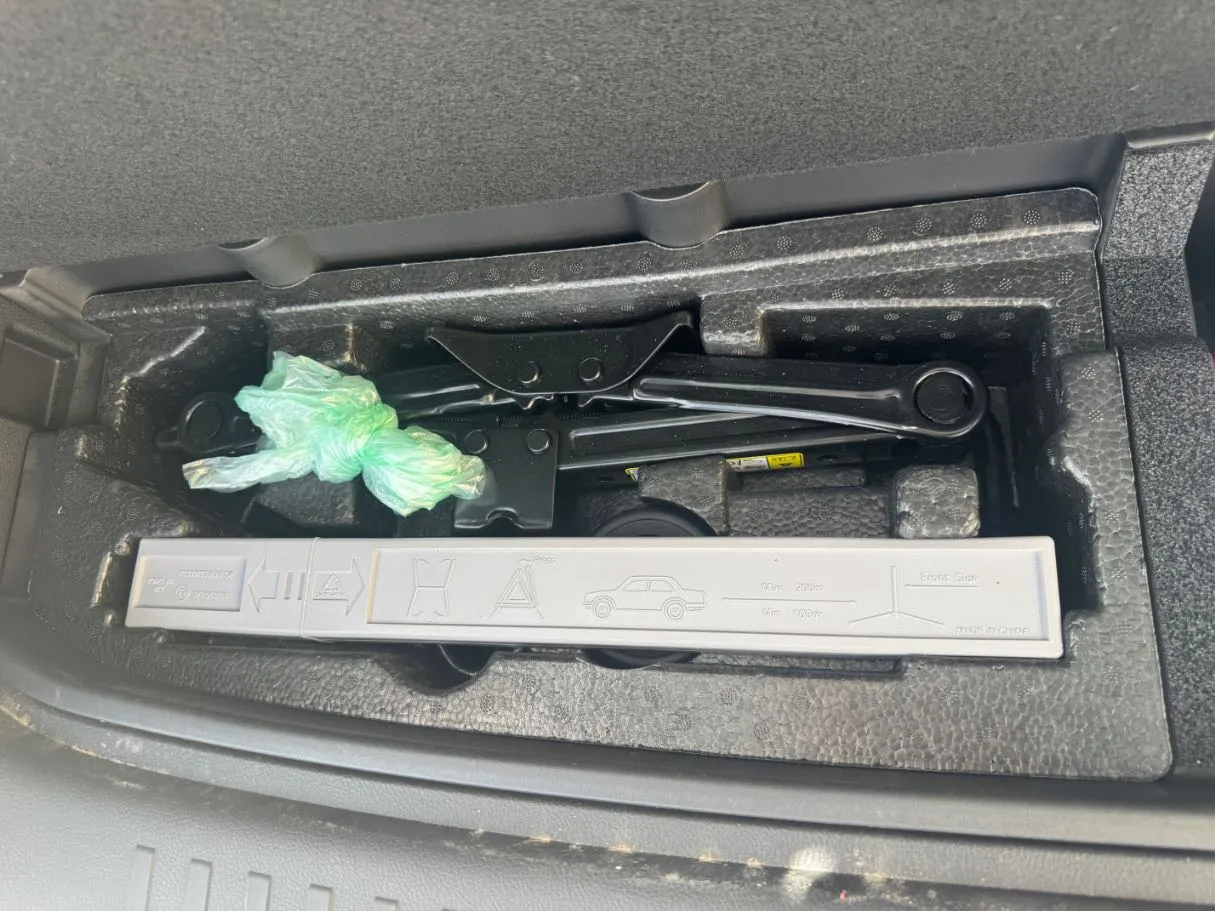 Car image 22