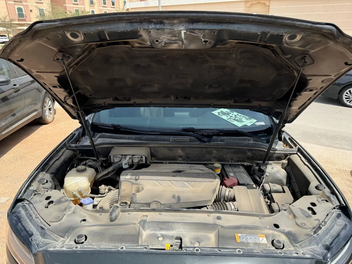Car image 27