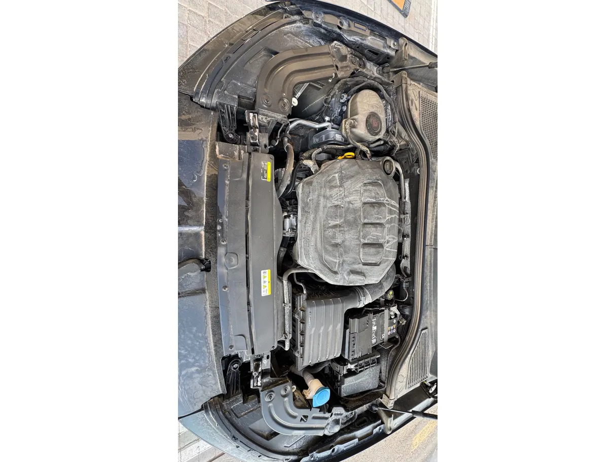 Car image 26