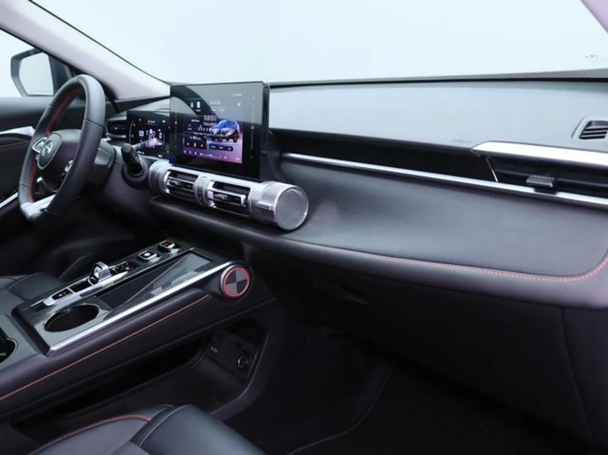 Car image 10