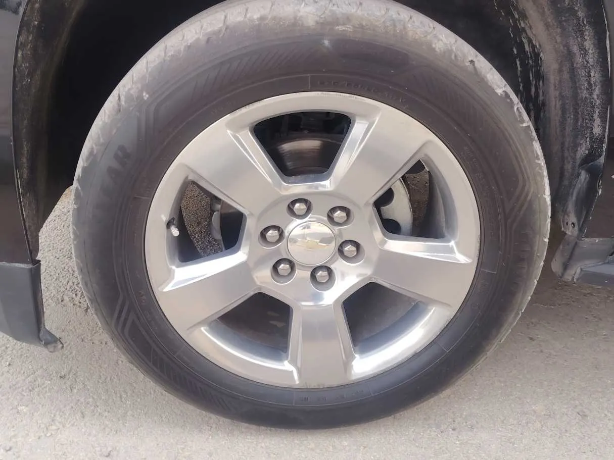 Car image 10