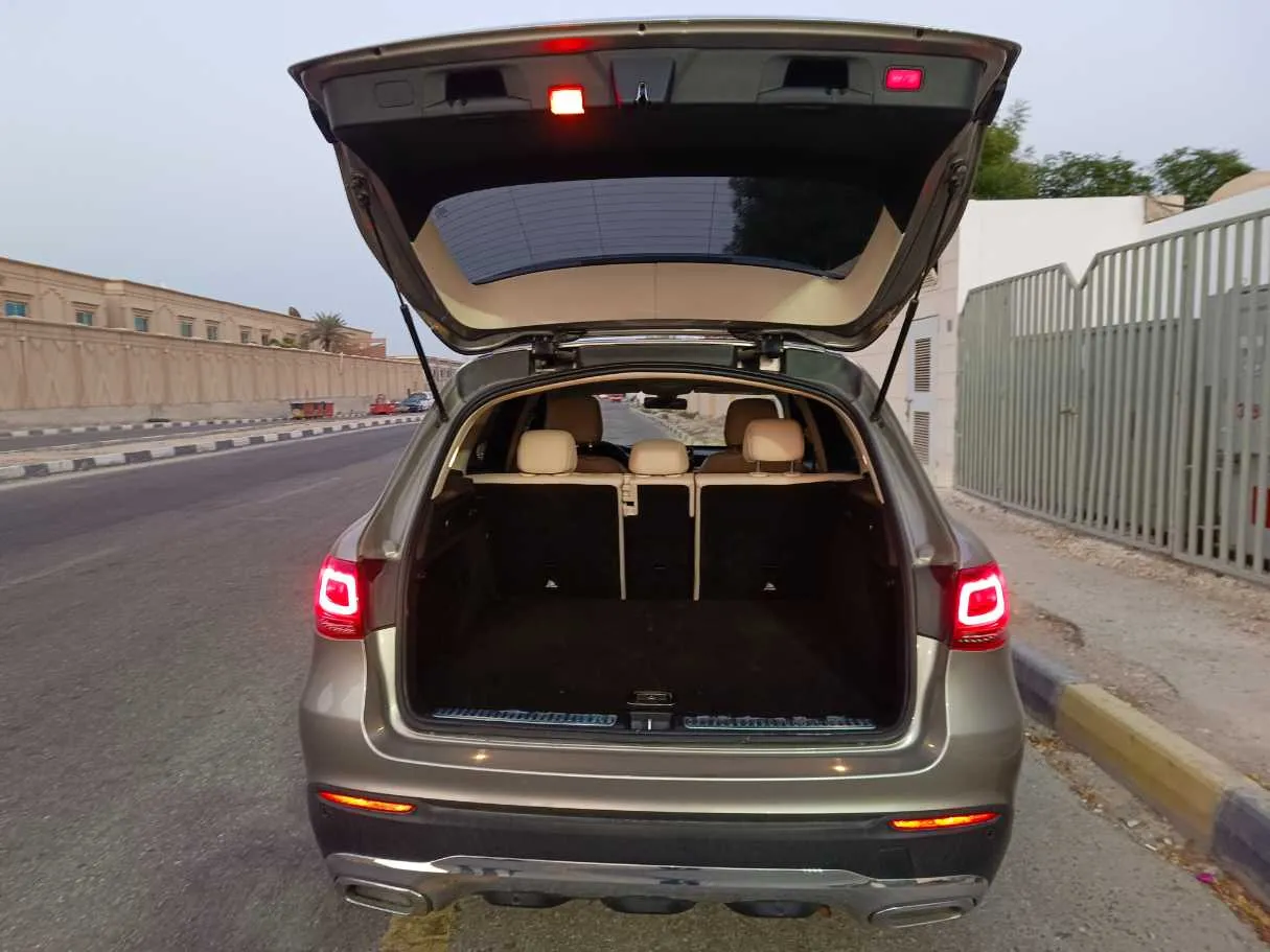 Car image 30