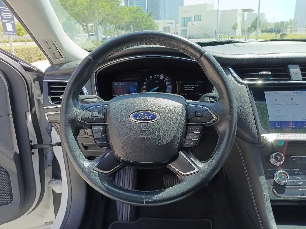 Car image 17