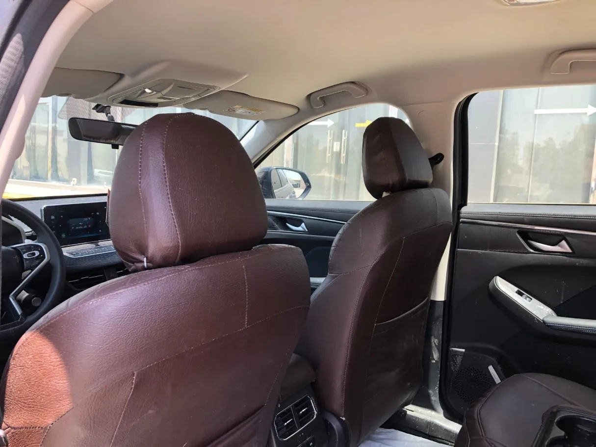 Car image 15