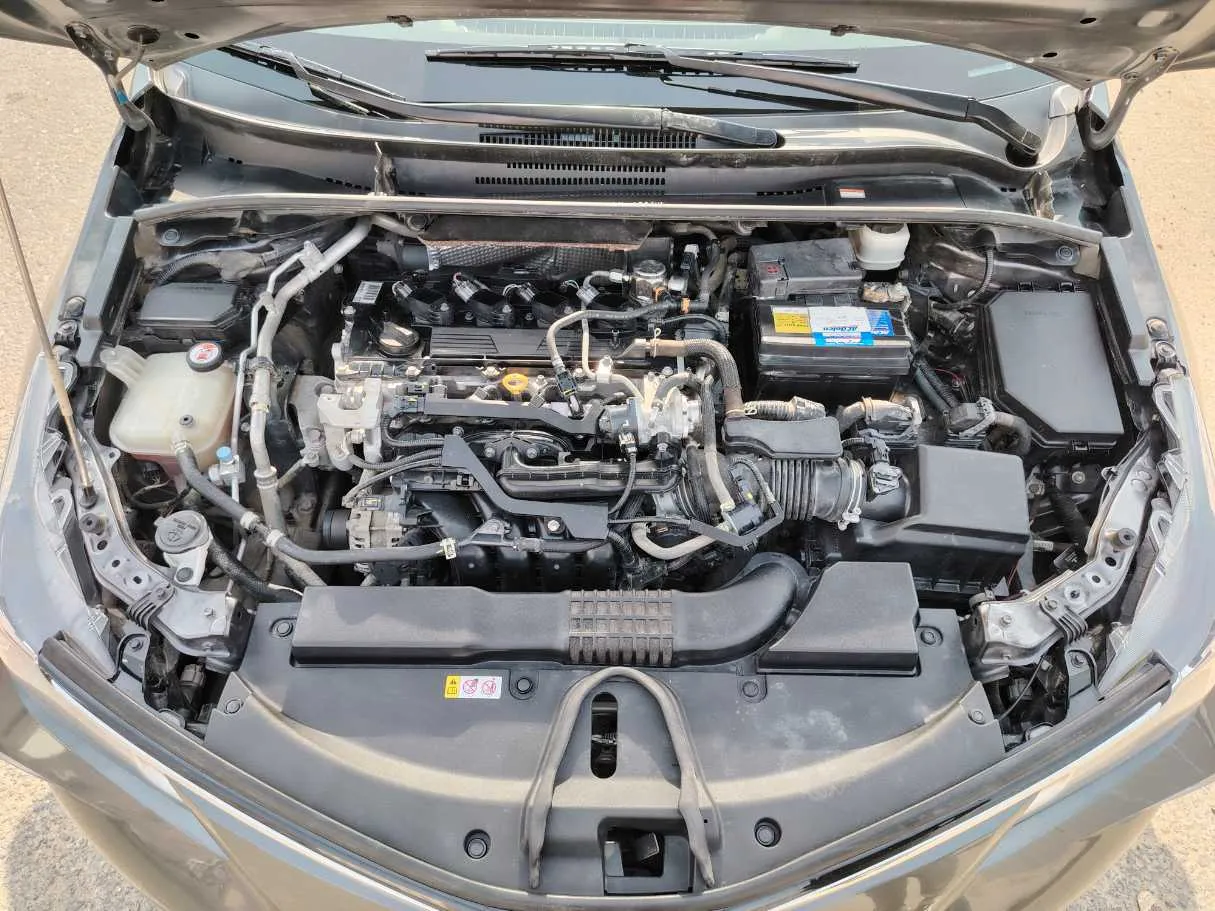 Car image 30