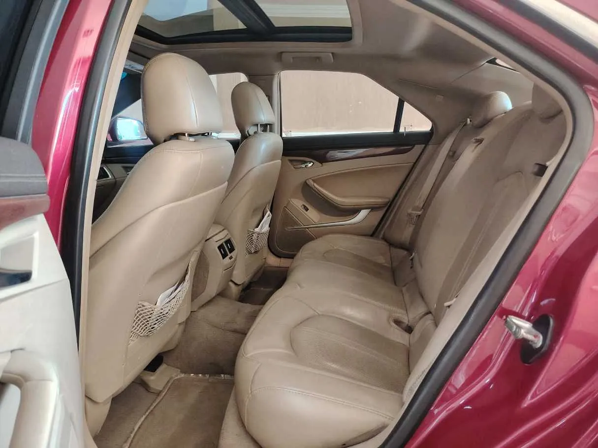 Car image 19