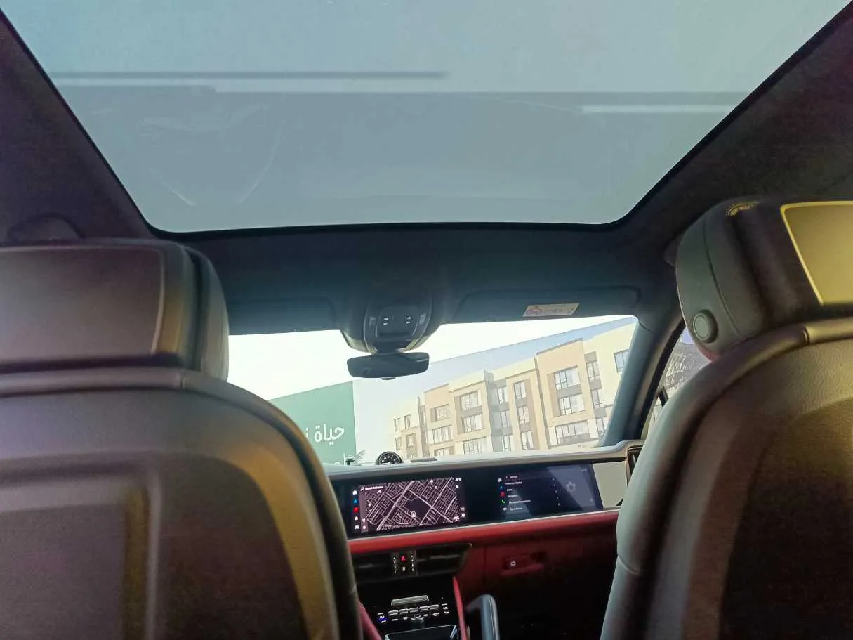 Car image 23