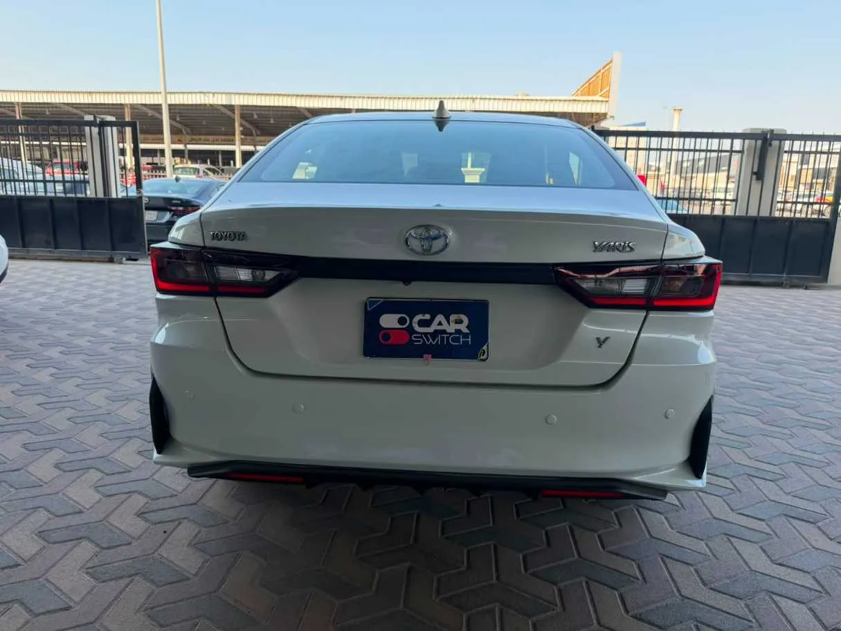 Car image 6