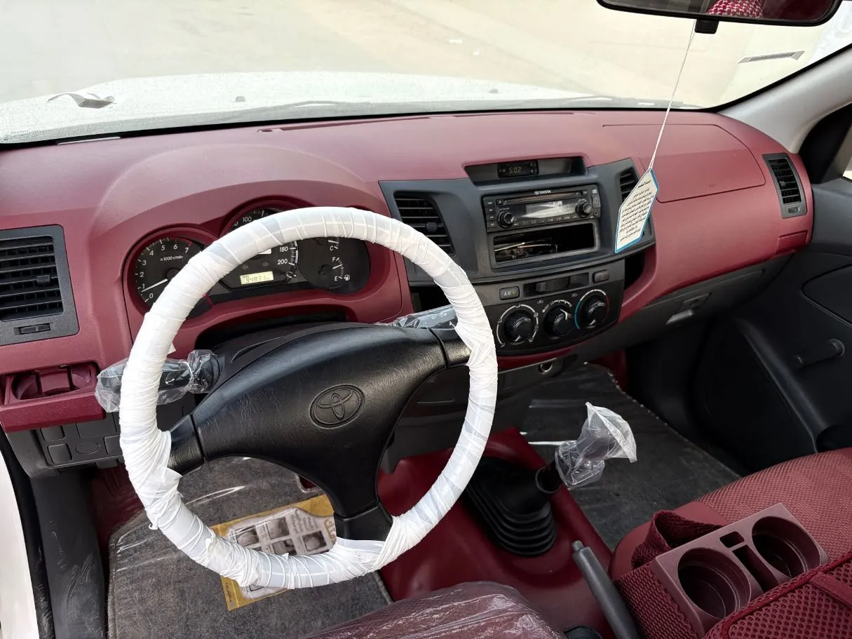 Car image 13