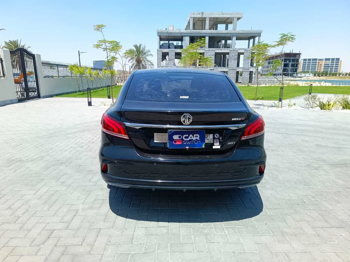 Car image 6
