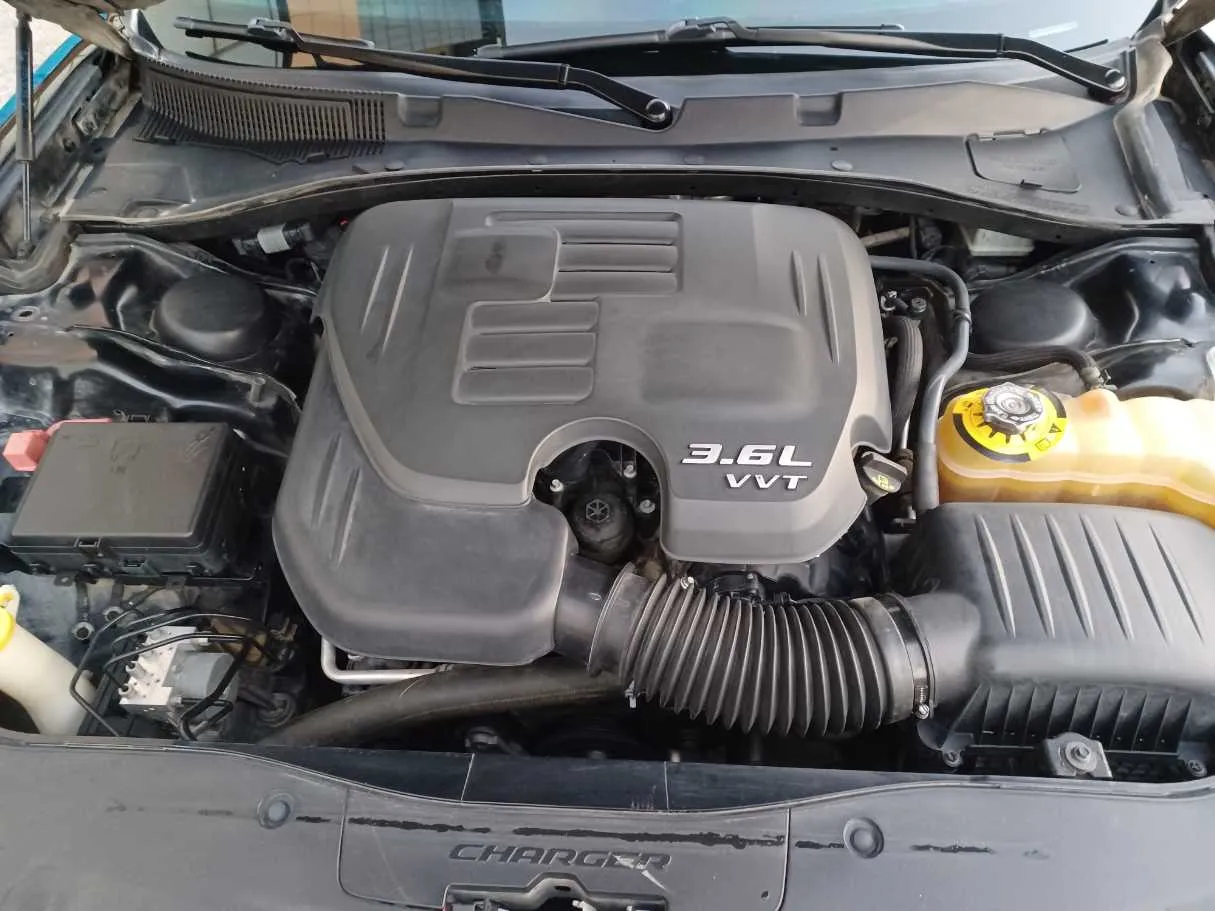 Car image 23