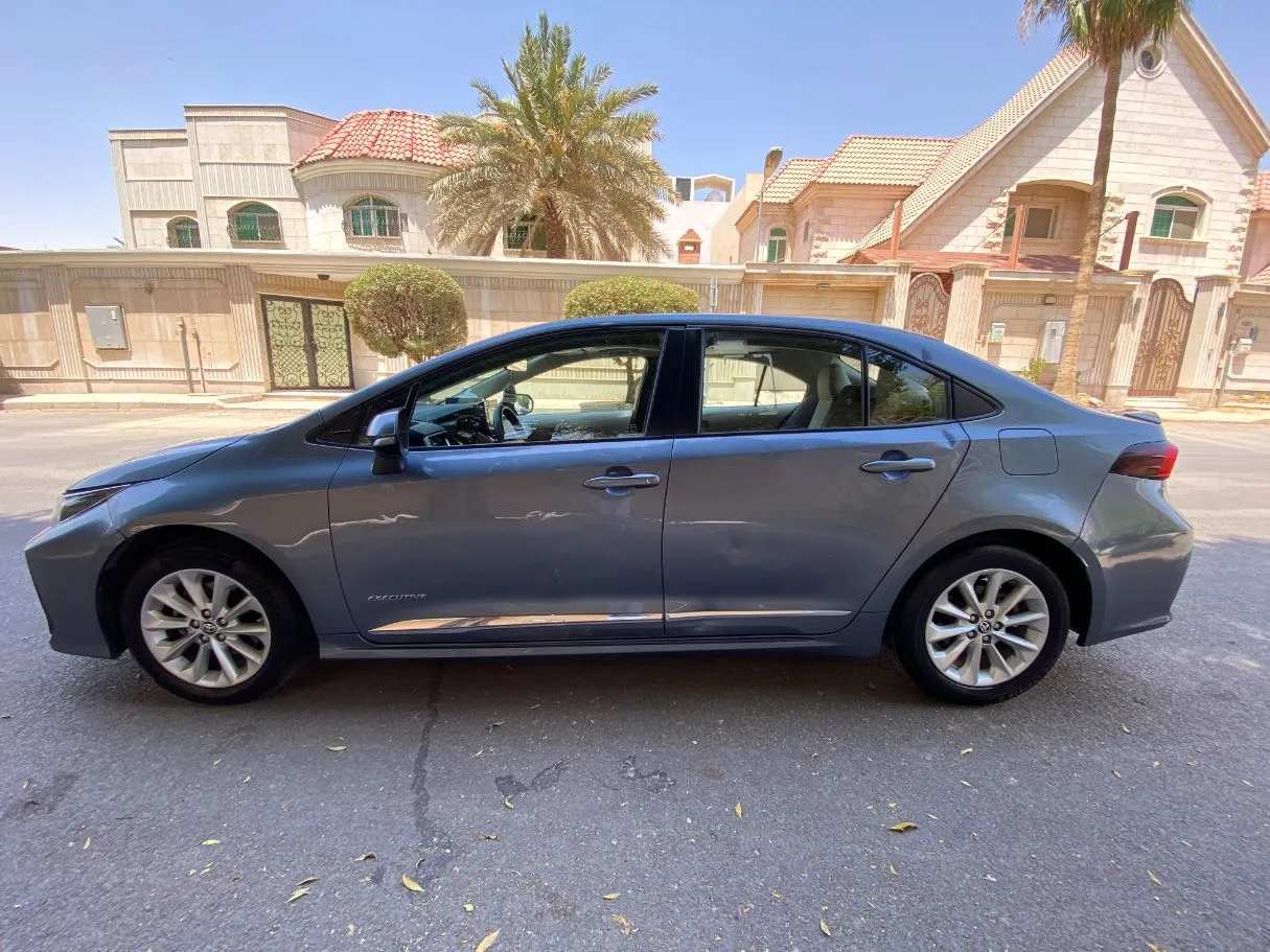 Car image 8