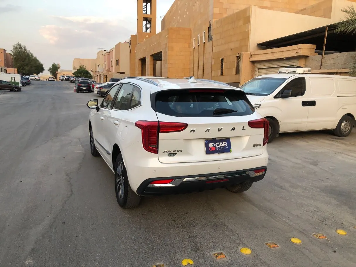 Car image 7