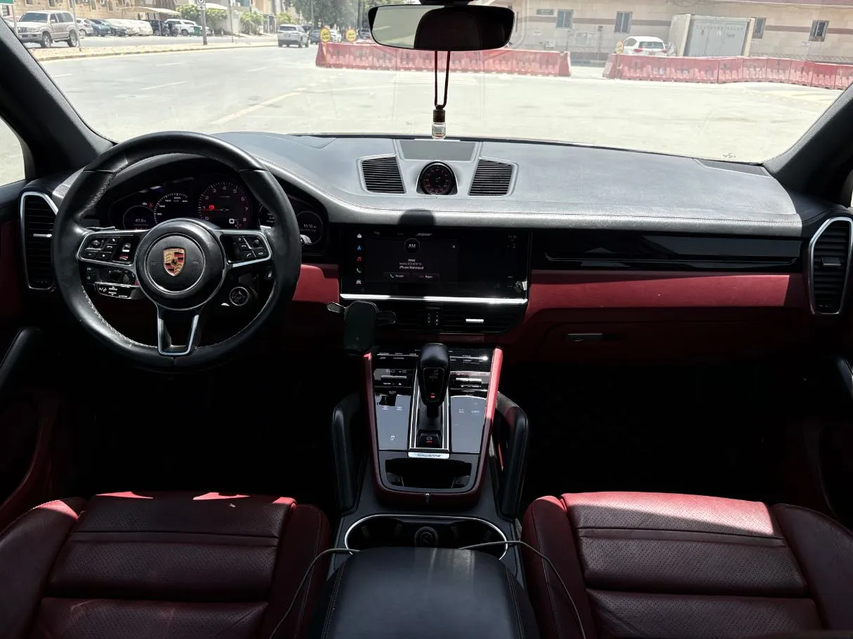 Car image 18