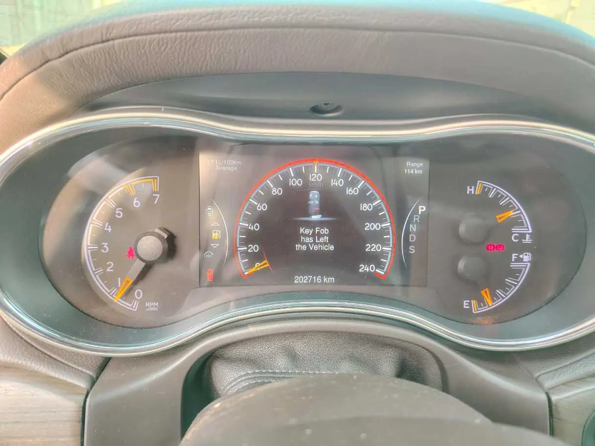 Car image 30