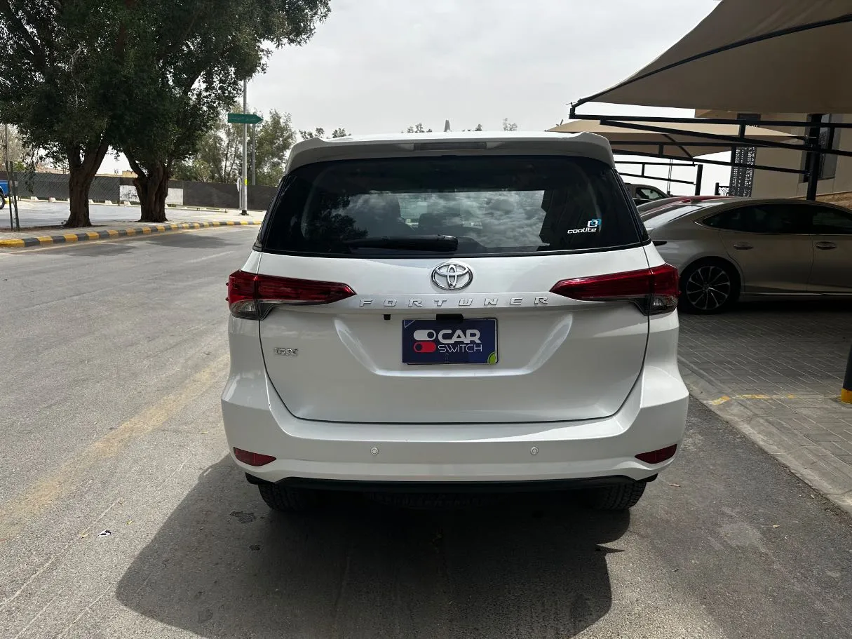 Car image 6