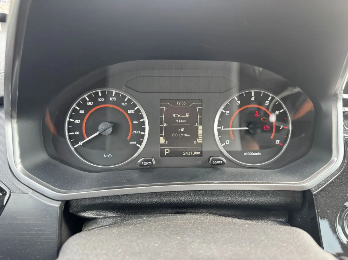Car image 13